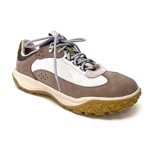 Timberland Hiking Sneaker Women’s Size 9 Waterproof Low Boot Shoes EUC - As New